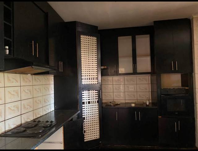 3 BEDROOM HOUSE FOR SALE IN IVY PARK